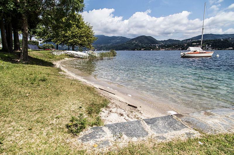Emy Lake Orta Pella Buitenkant foto